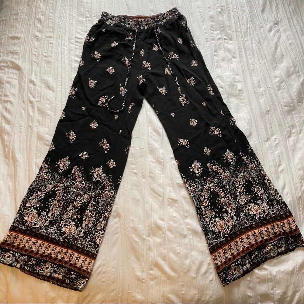 Flower print flowy pants!